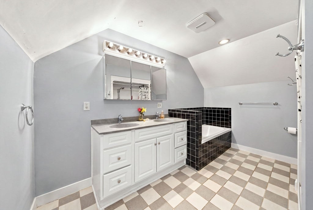 107 Sylvan St, Danvers, MA Photo #29
