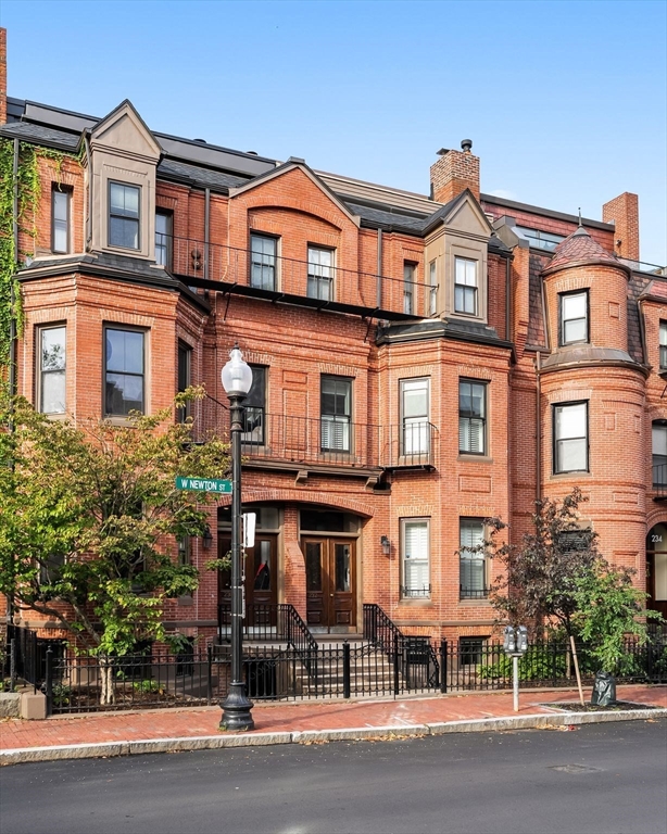 230-232 W Newton Street B