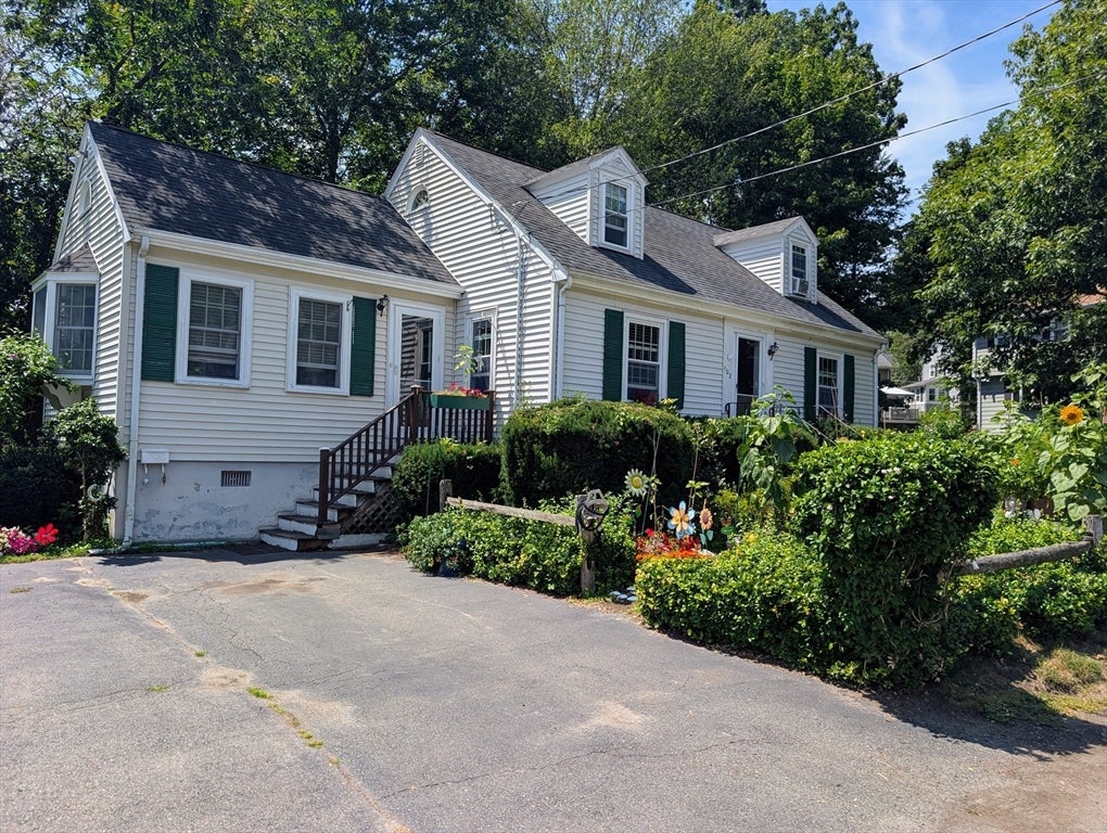 102 Sanford St