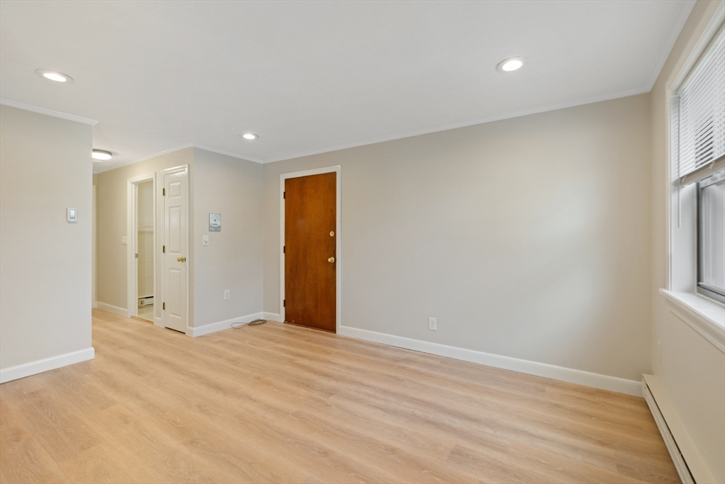 51 Lynde St 3