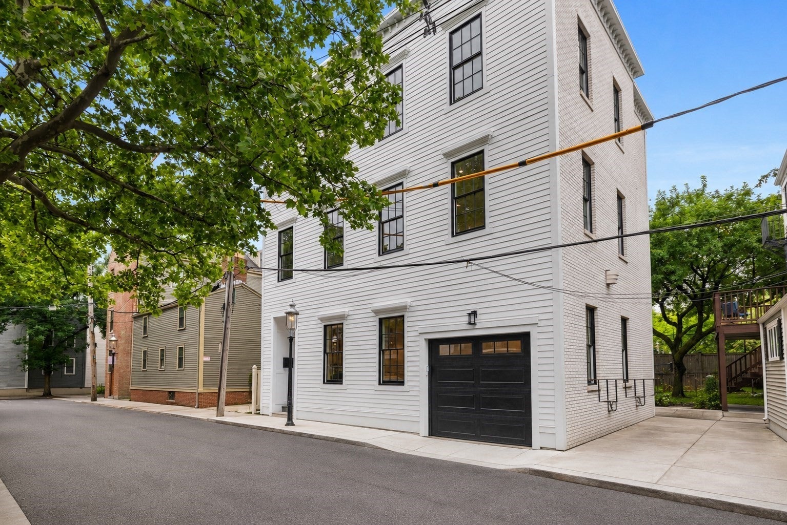 8 Lawrence St, Boston MA 02129