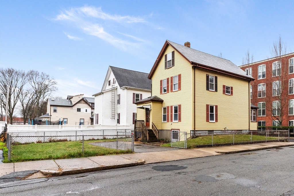 16 Lake St