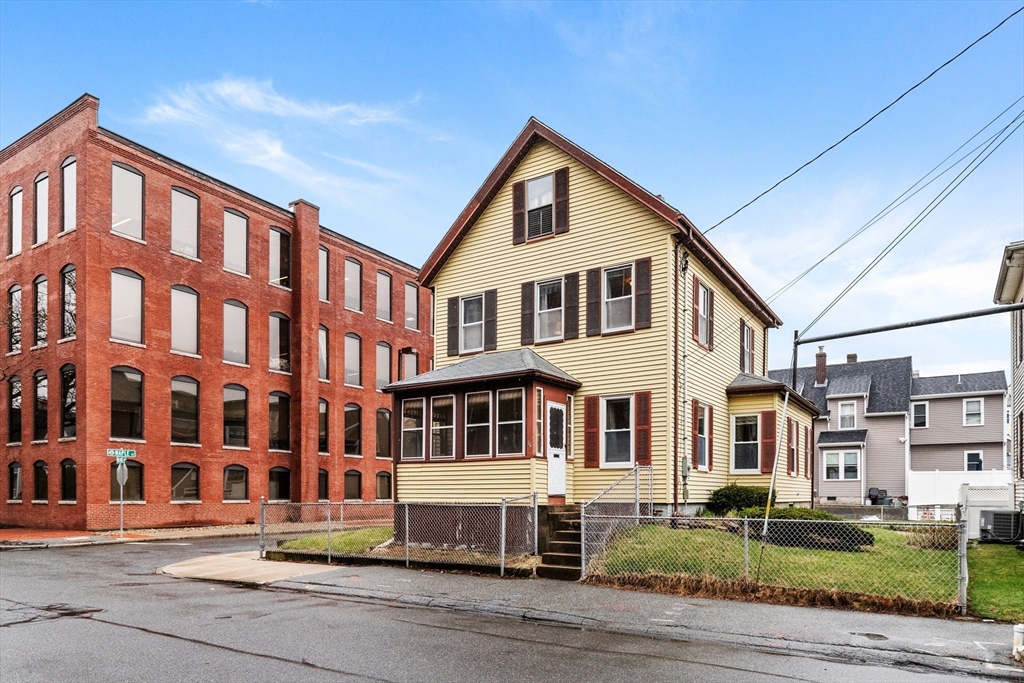 16 Lake St