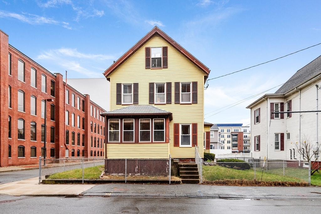 16 Lake St