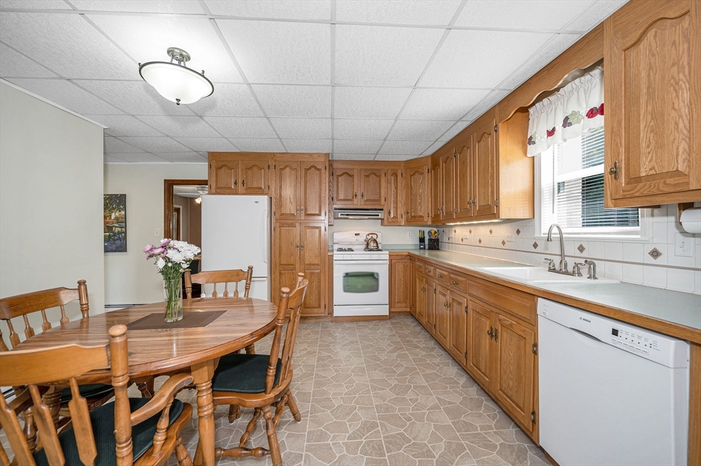 31 Iona Ave