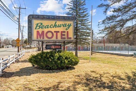 82 Beach Rd Salisbury MA 01952