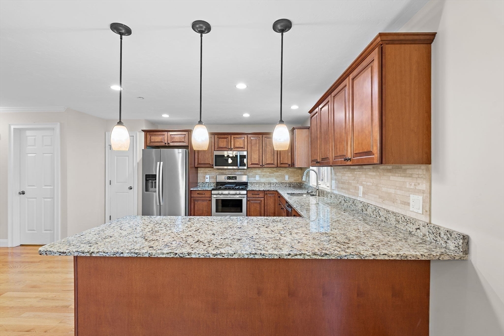 215 Rangeway Road 12