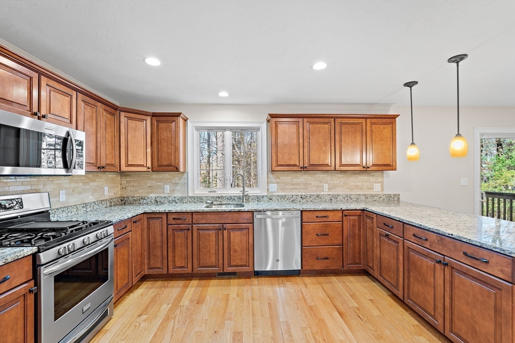 215 Rangeway Road 12