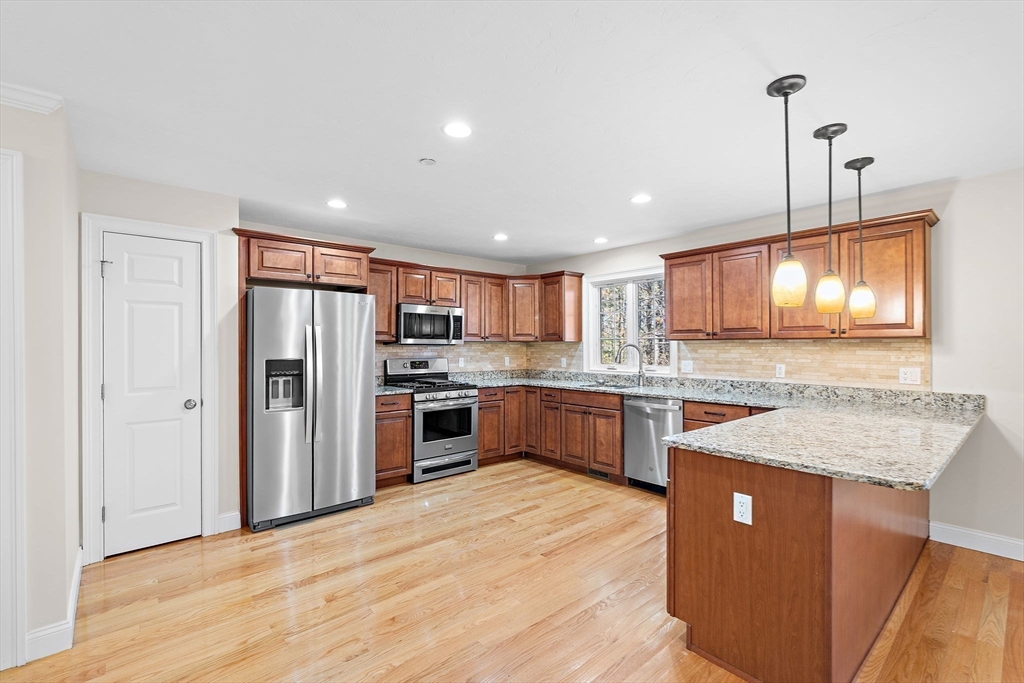 215 Rangeway Road 12