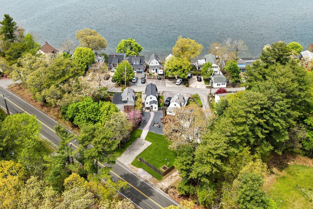 17 Woodbine Ave