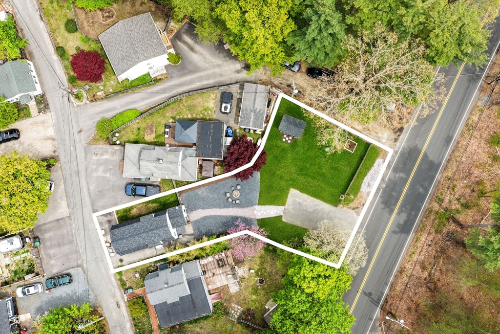 17 Woodbine Ave