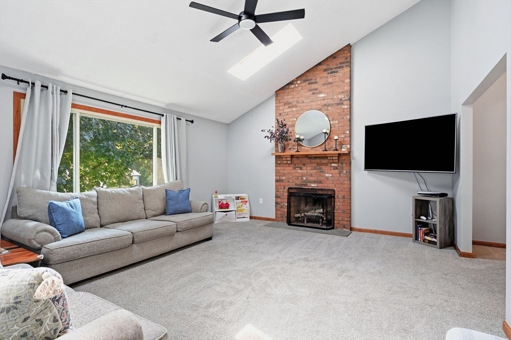 54 Hampden Ln