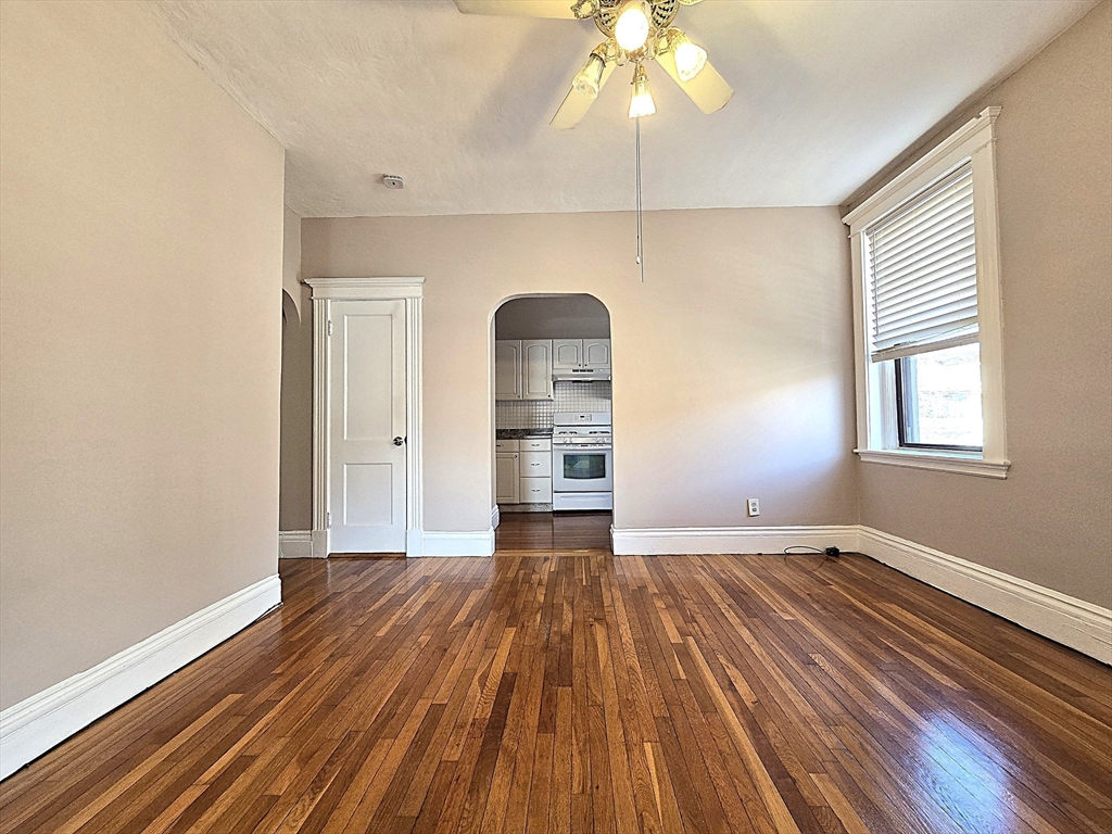Click for 25 Alton Pl #2R, Brookline, MA slideshow