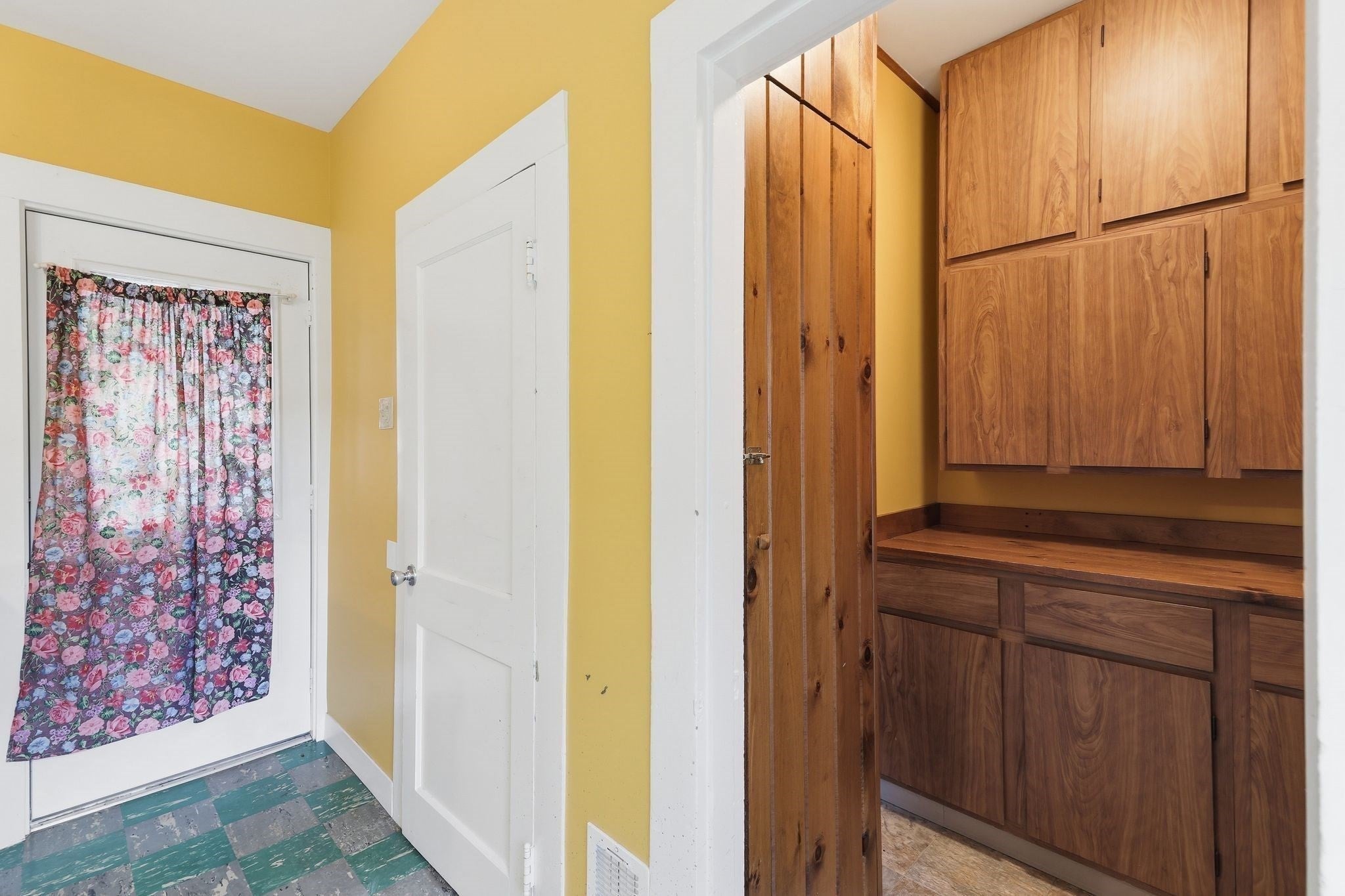 26 Elm St, Greenfield, MA Photo #8