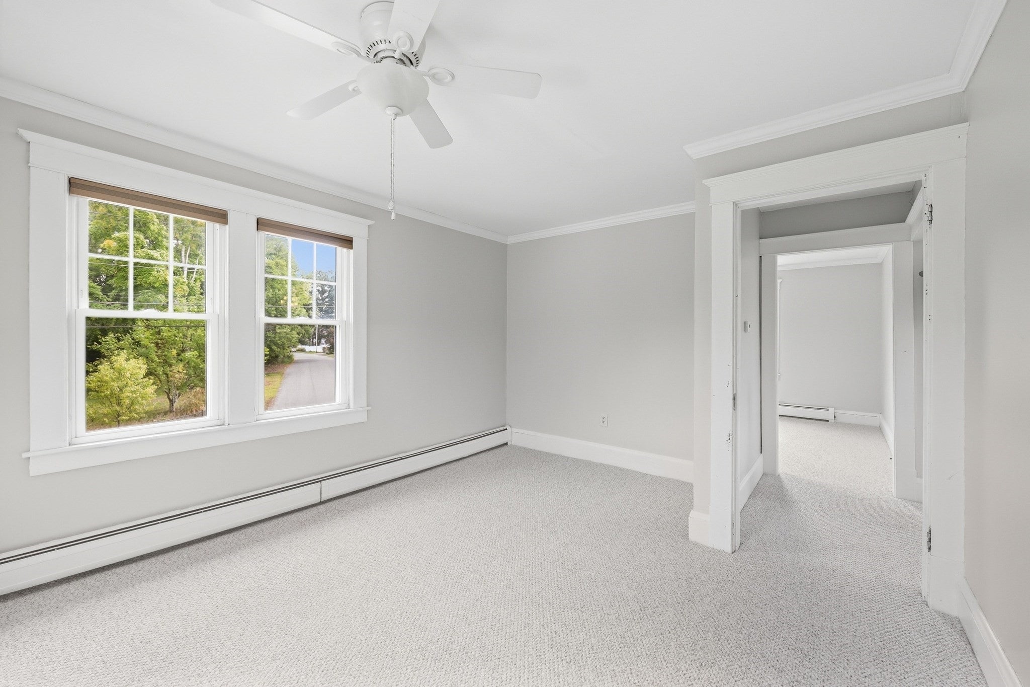 32 Wilmont St, Chicopee, MA Photo #8