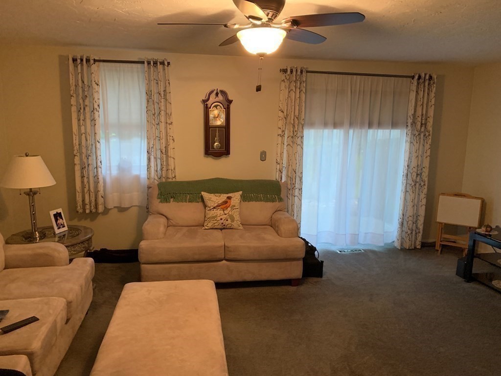 55 Tinson Rd 3