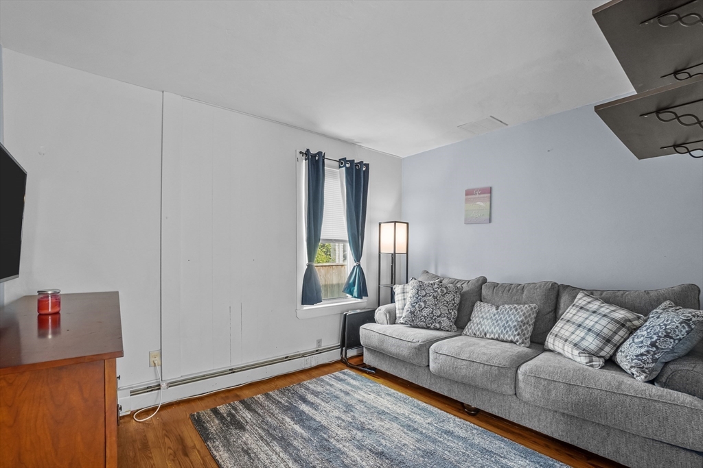 90 Briggs Ave