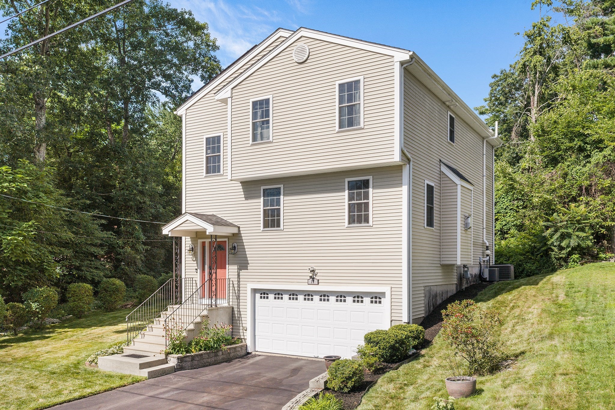 10 Egan Ave, Worcester MA 01604