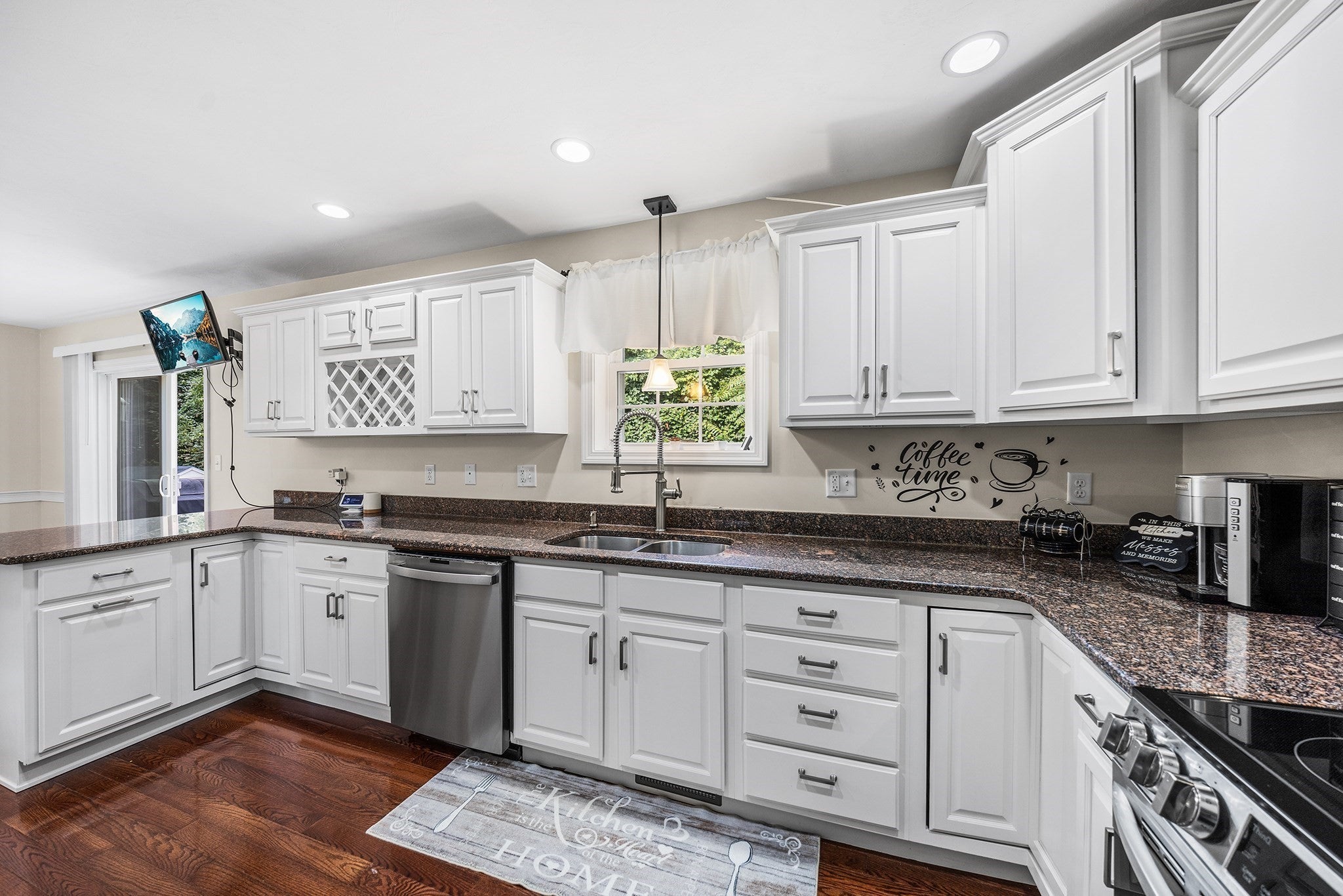 10 Egan Ave, Worcester, MA Photo #11
