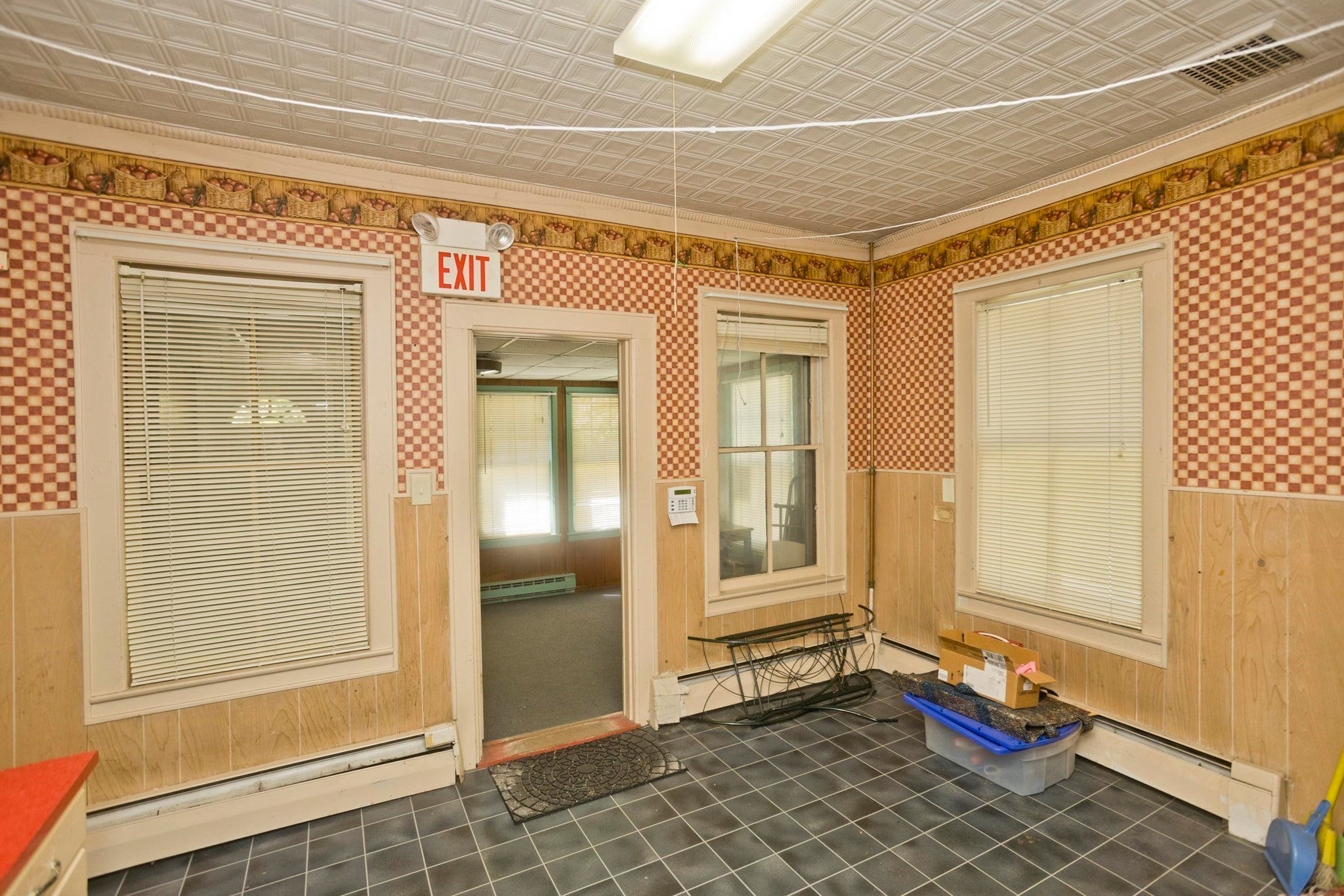 137 Sheridan St, Chicopee, MA Photo #13