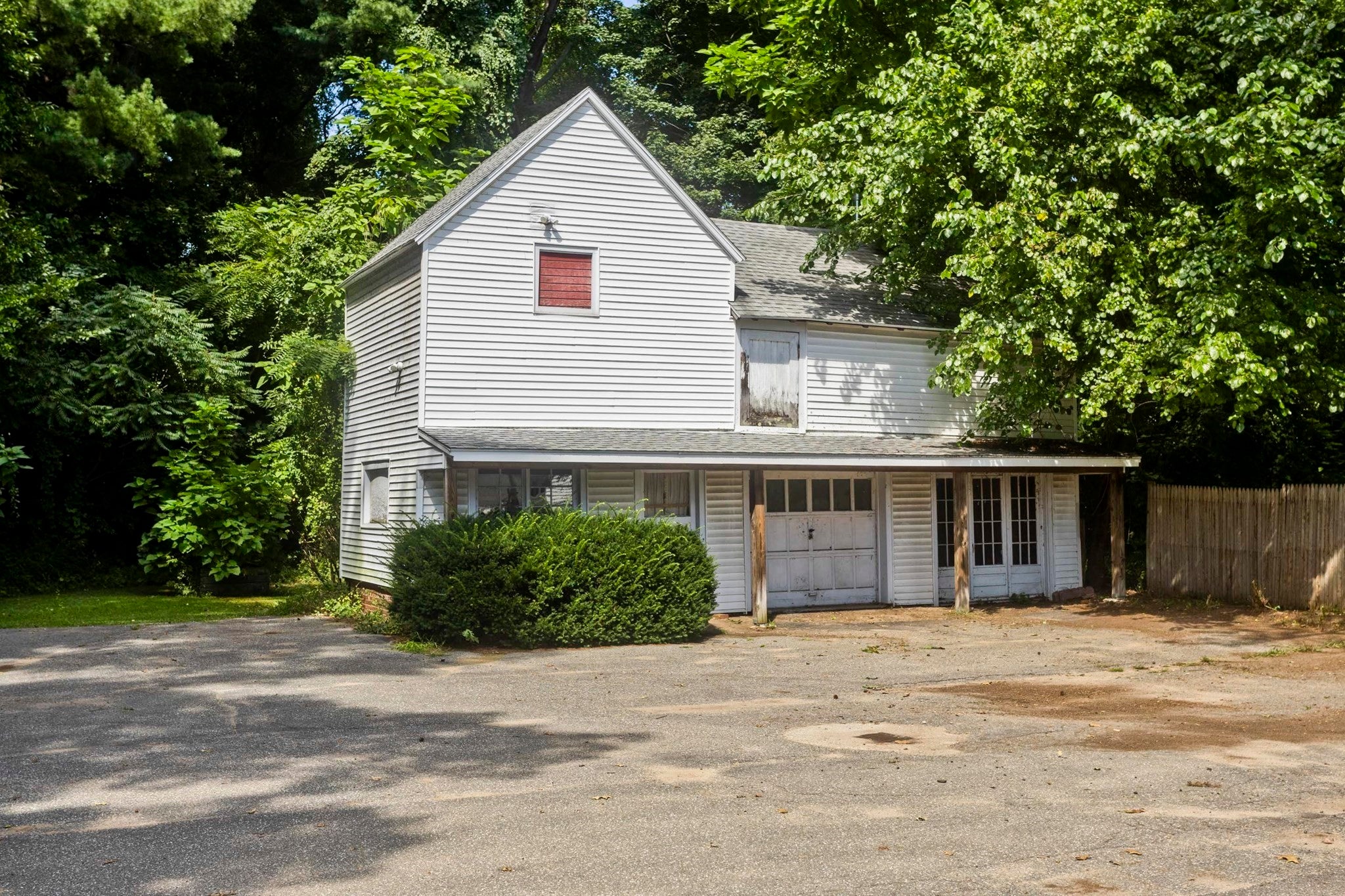 137 Sheridan St, Chicopee, MA Photo #33