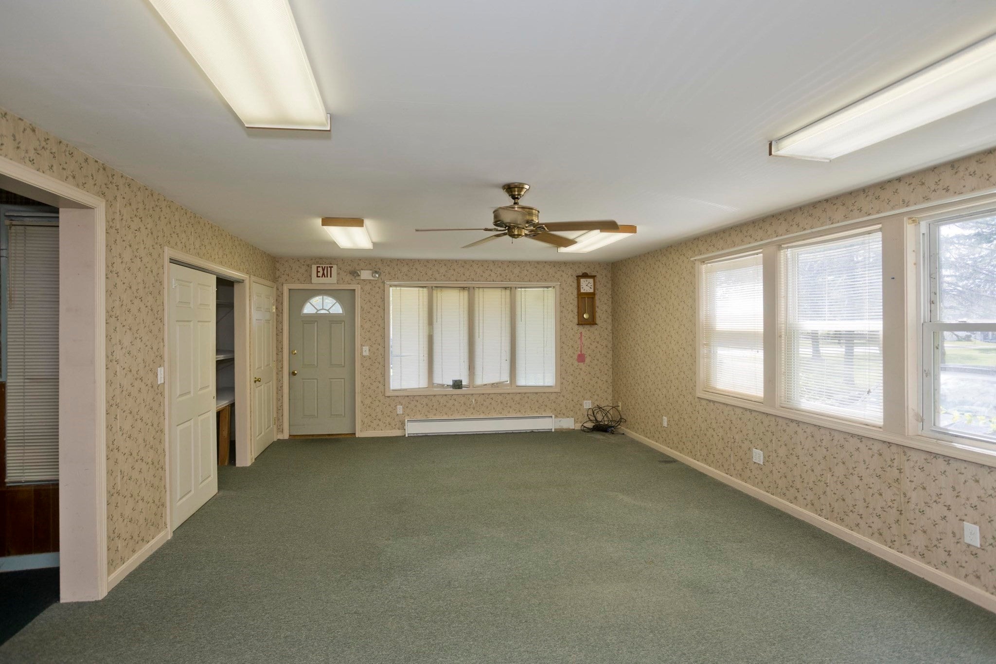 137 Sheridan St, Chicopee, MA Photo #17