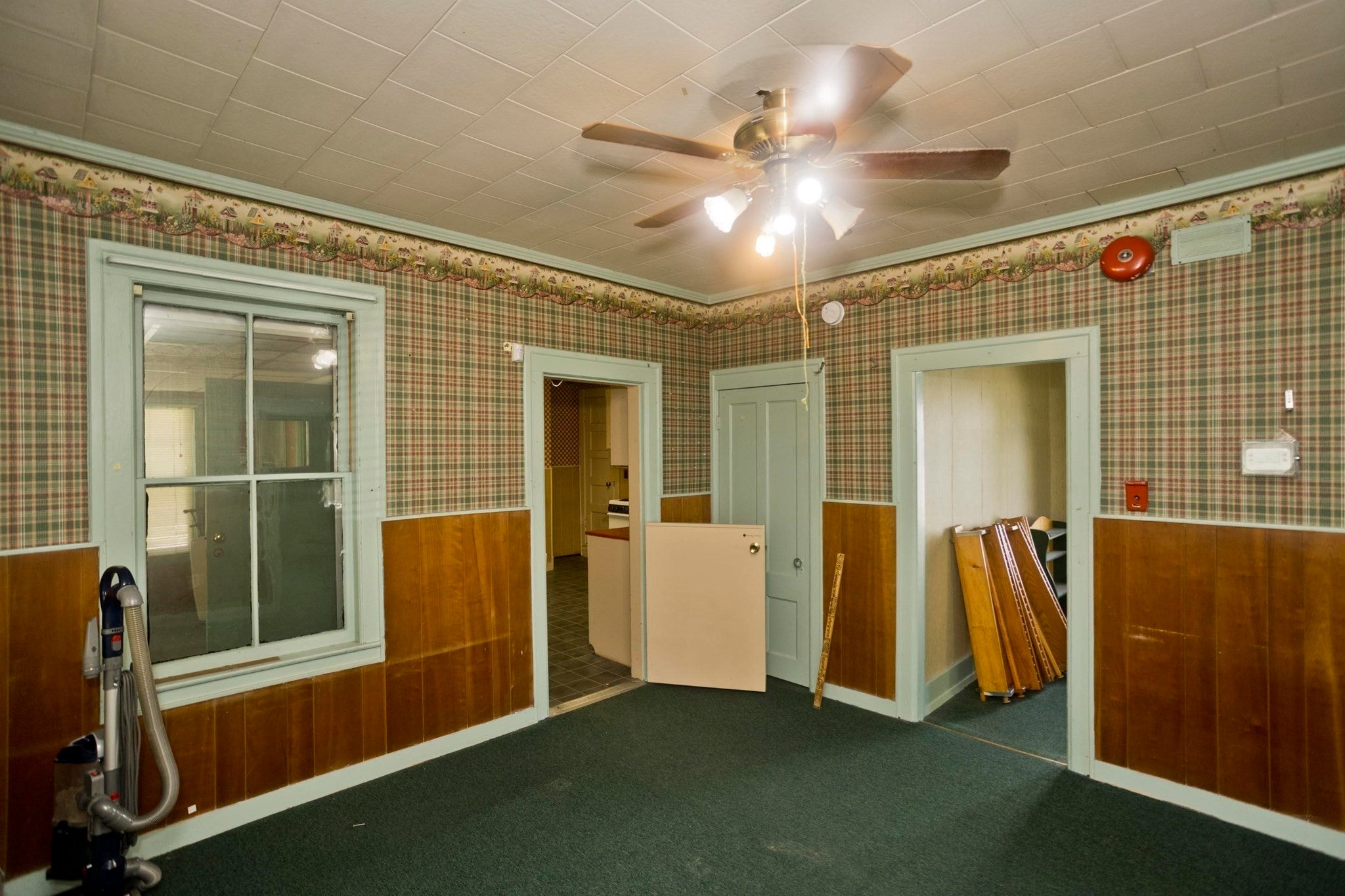 137 Sheridan St, Chicopee, MA Photo #8