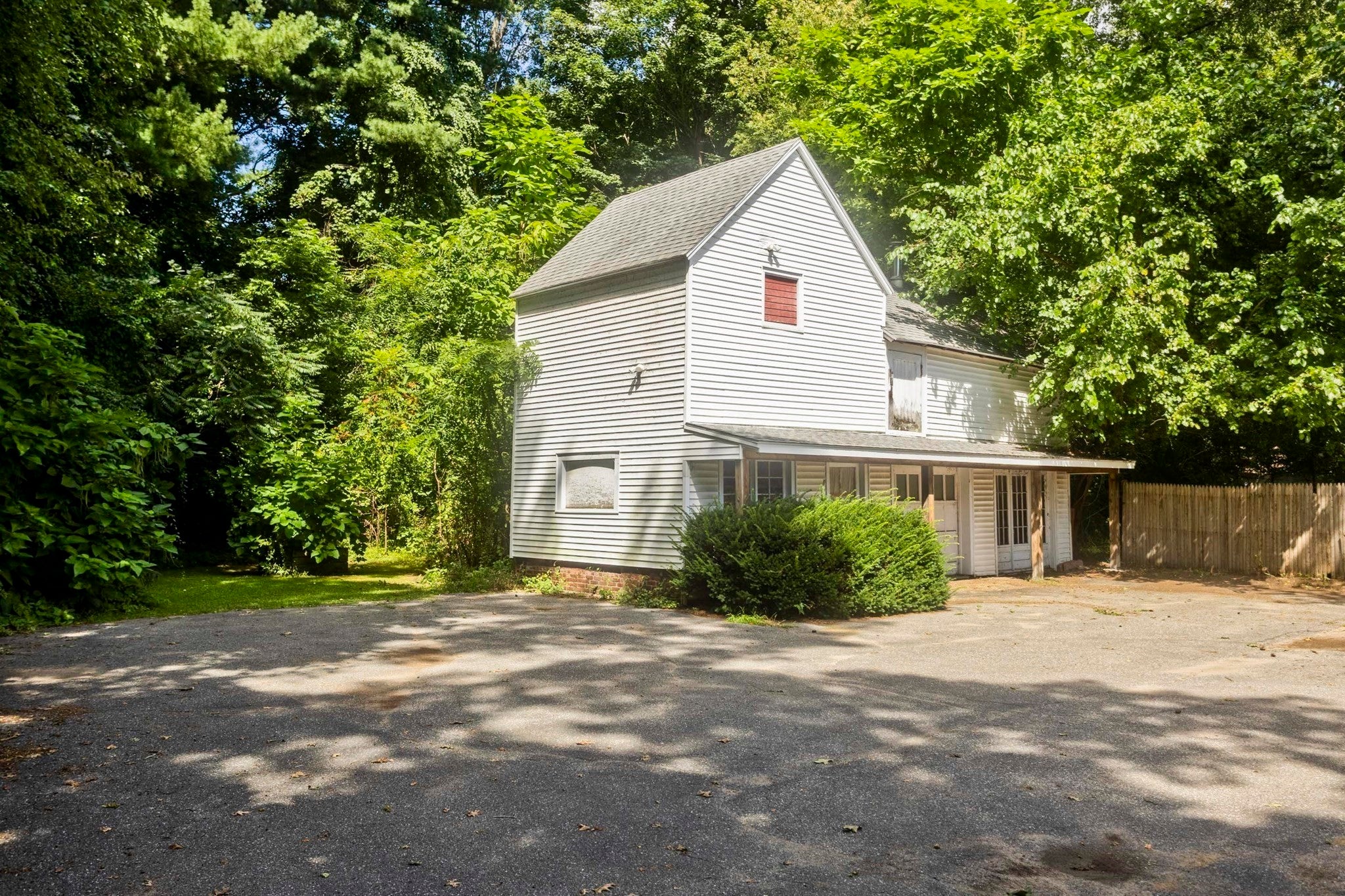 137 Sheridan St, Chicopee, MA Photo #30