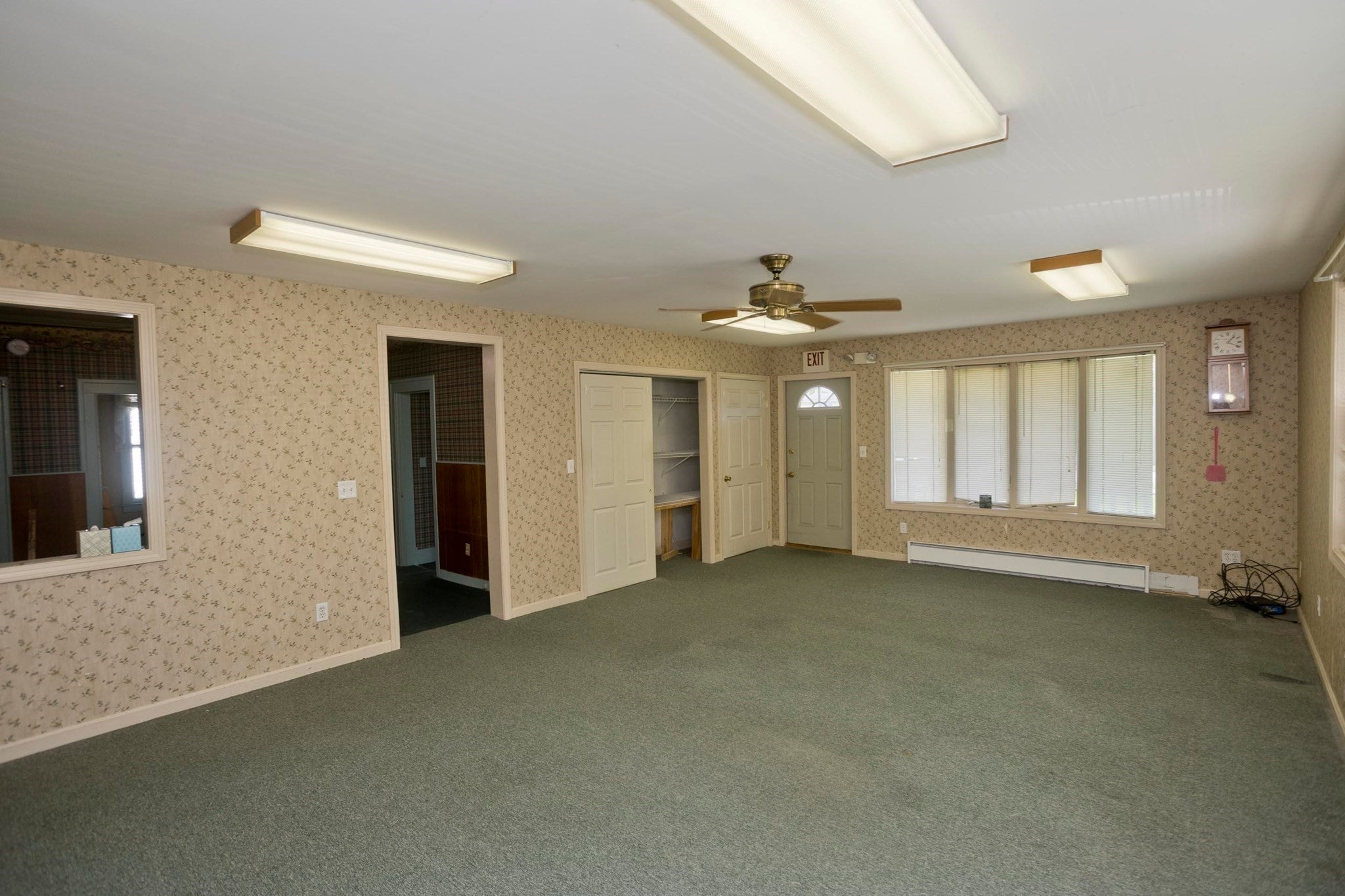 137 Sheridan St, Chicopee, MA Photo #18
