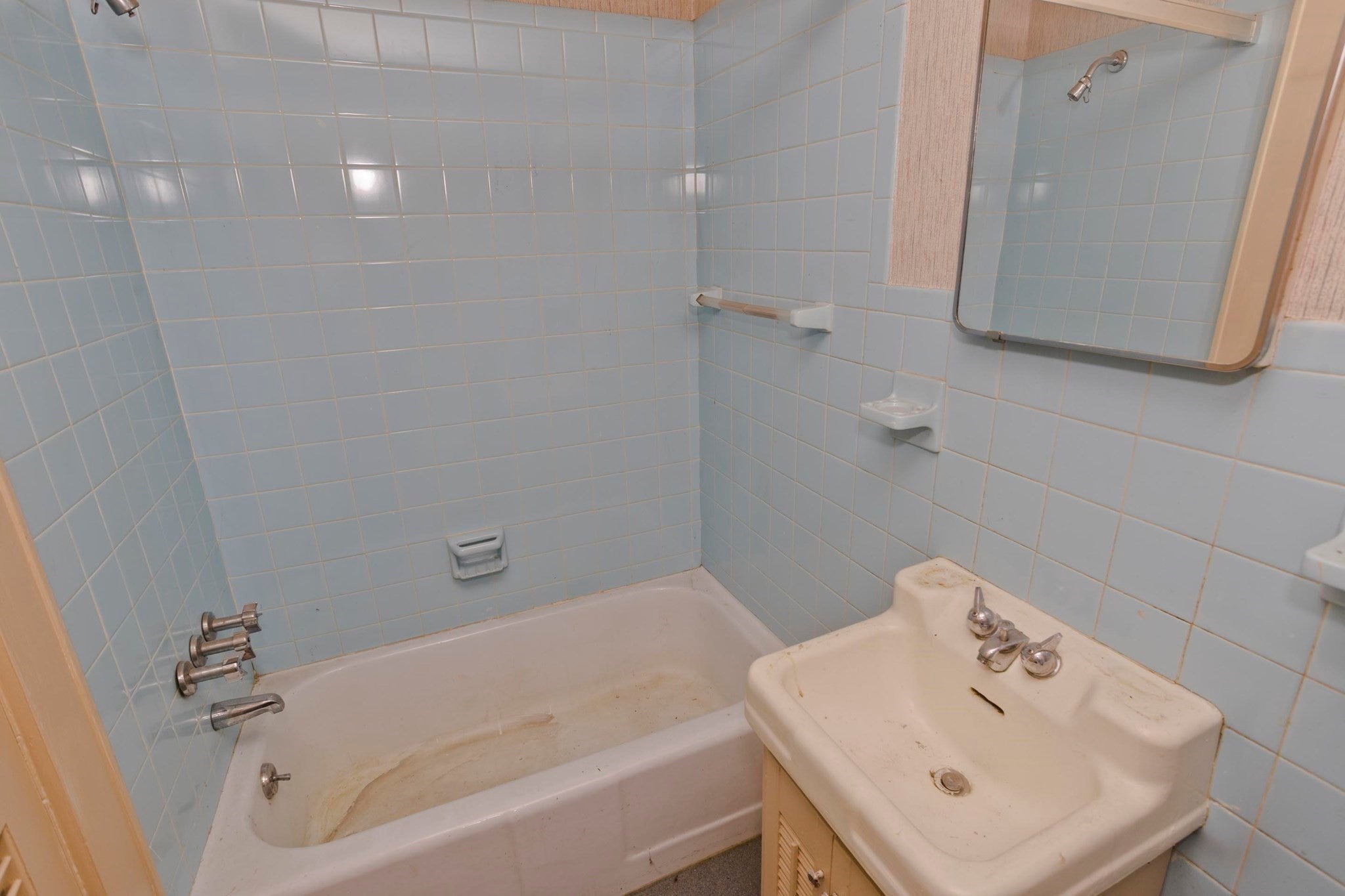137 Sheridan St, Chicopee, MA Photo #28