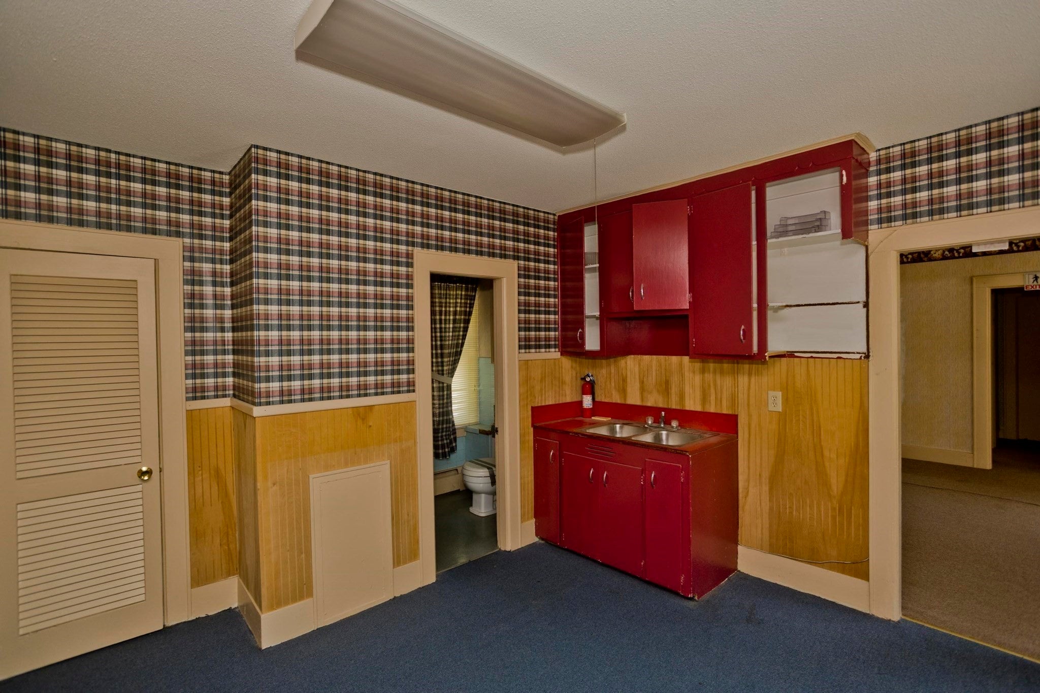 137 Sheridan St, Chicopee, MA Photo #26