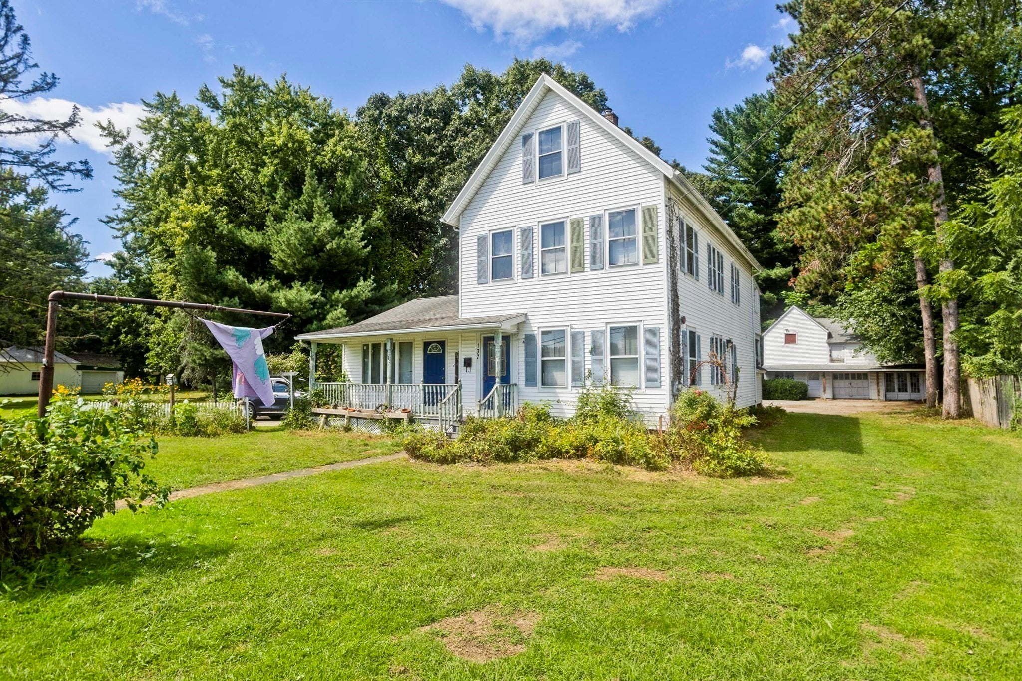 137 Sheridan St, Chicopee, MA Photo #2