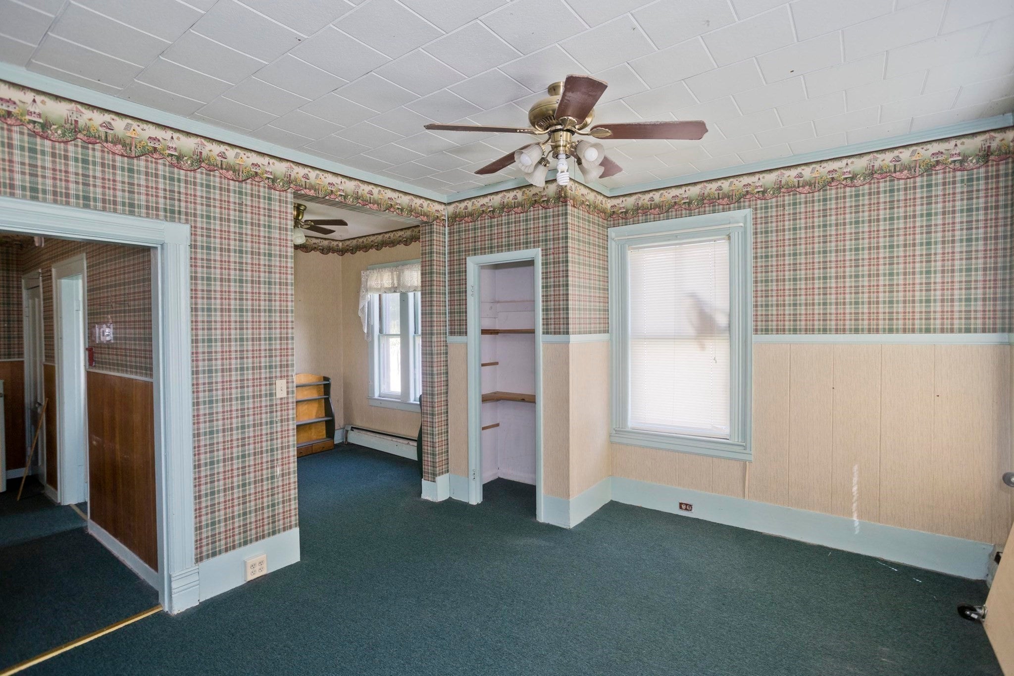 137 Sheridan St, Chicopee, MA Photo #5