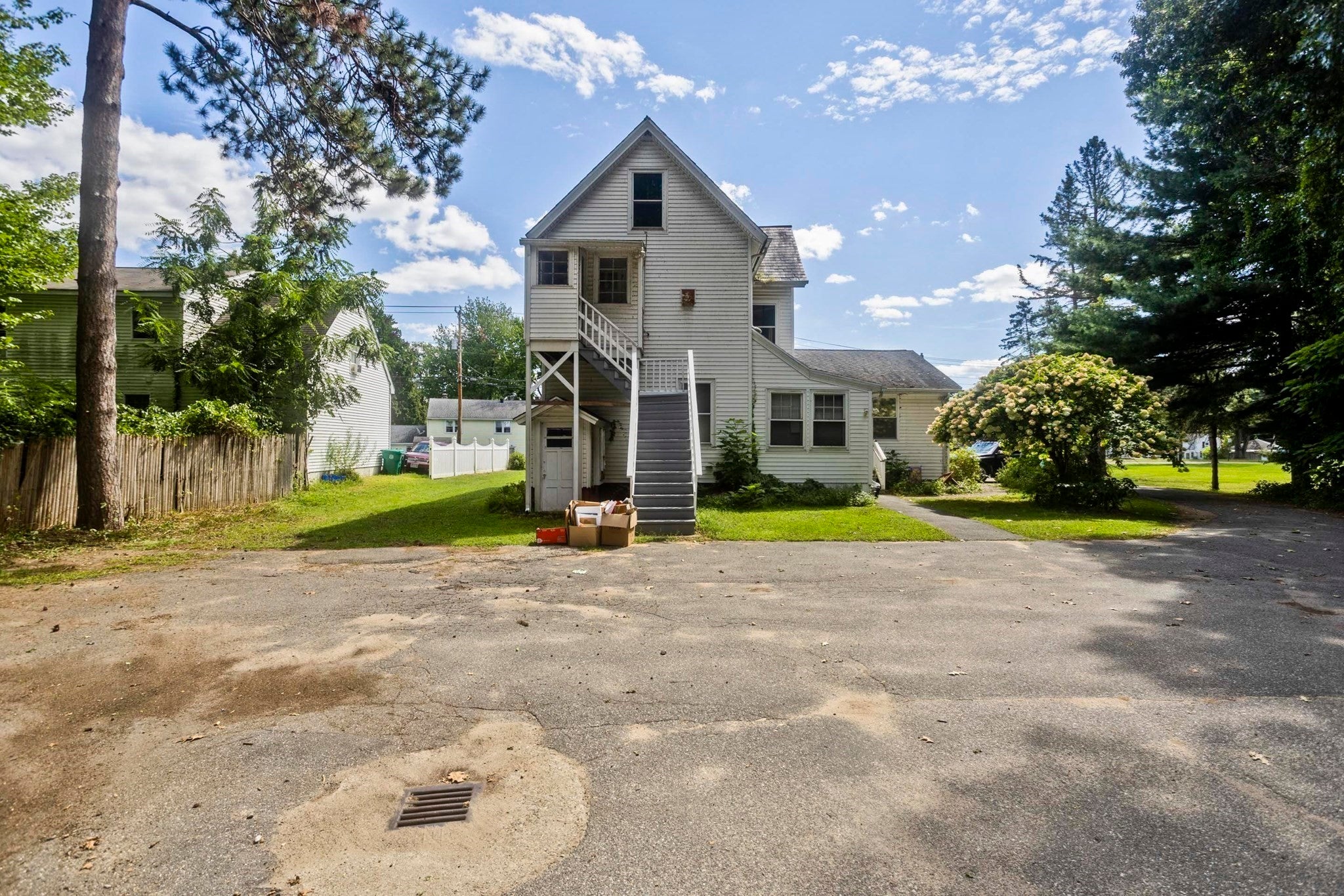 137 Sheridan St, Chicopee, MA Photo #29
