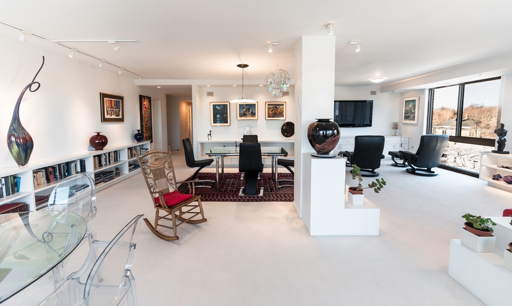 1010 Memorial Drive 6G