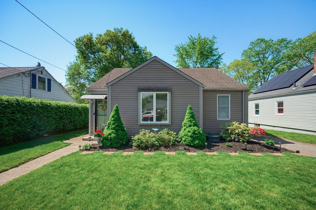 22 Hillcrest Ave