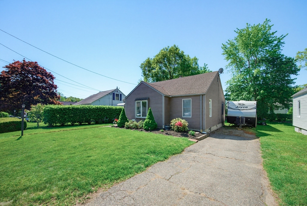 22 Hillcrest Ave