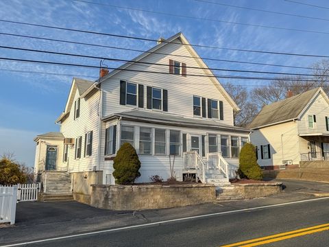 34 Smithfield Rd Woonsocket RI 02895