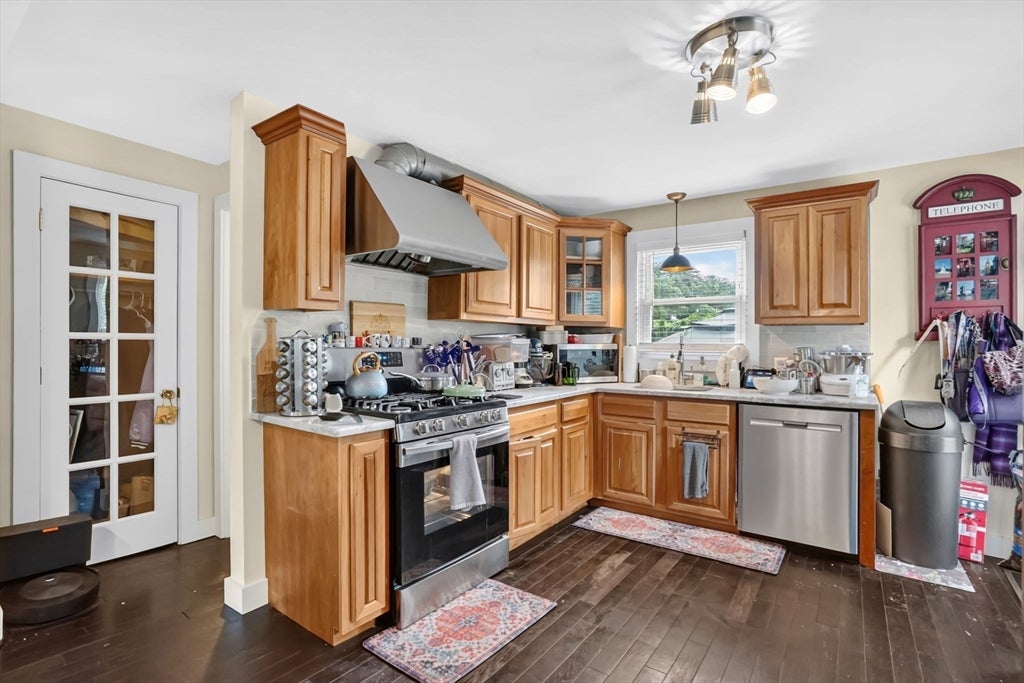 61 Abbey St, Chicopee, MA Photo #27