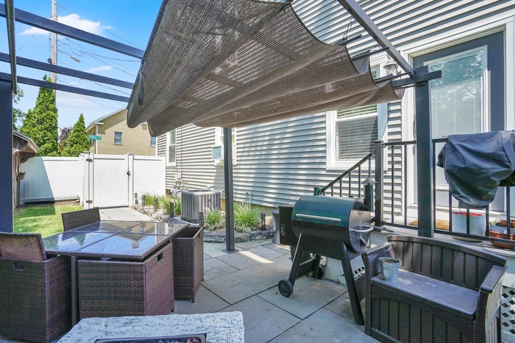 61 Abbey St, Chicopee, MA Photo #35