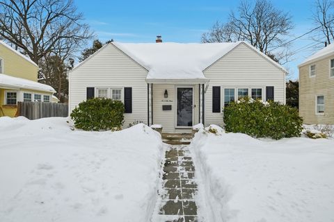 79 Roosevelt Avenue Springfield MA 01118