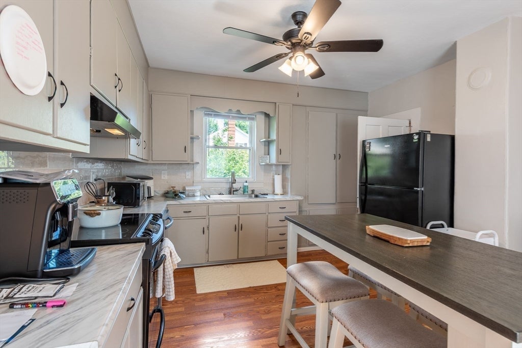 1136 N Pleasant St, Amherst, MA Photo #14