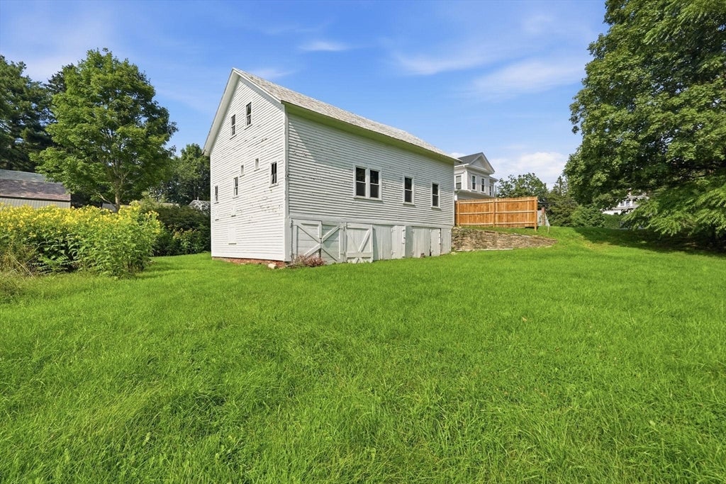 1136 N Pleasant St, Amherst, MA Photo #9
