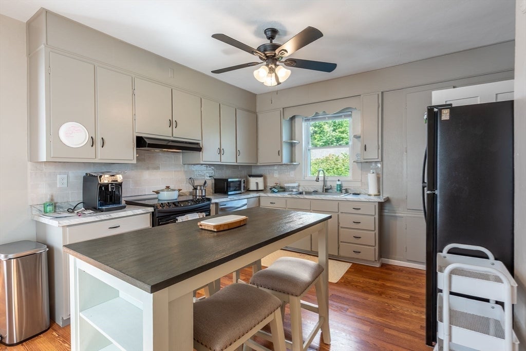 1136 N Pleasant St, Amherst, MA Photo #15
