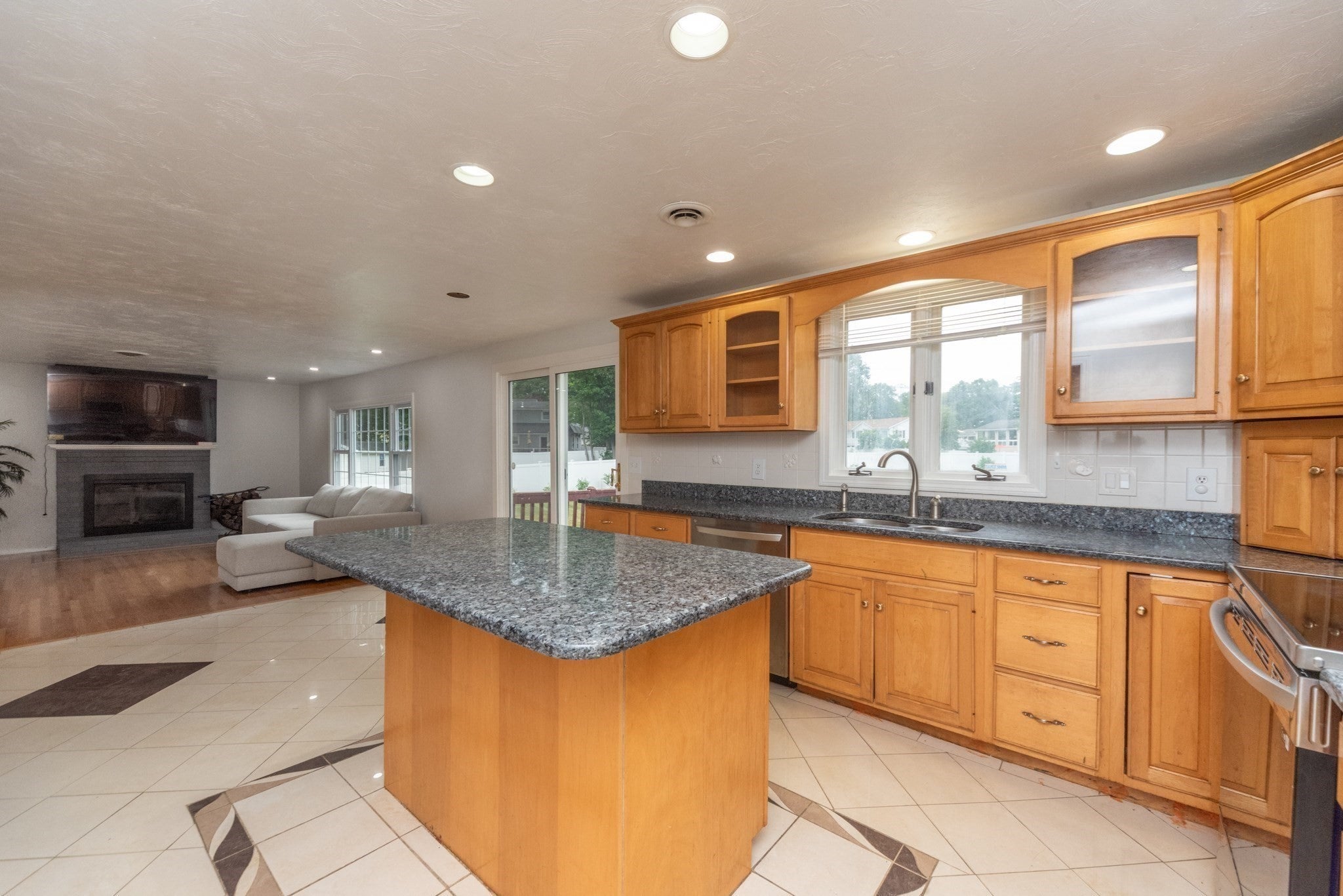 65 Tiffany Dr