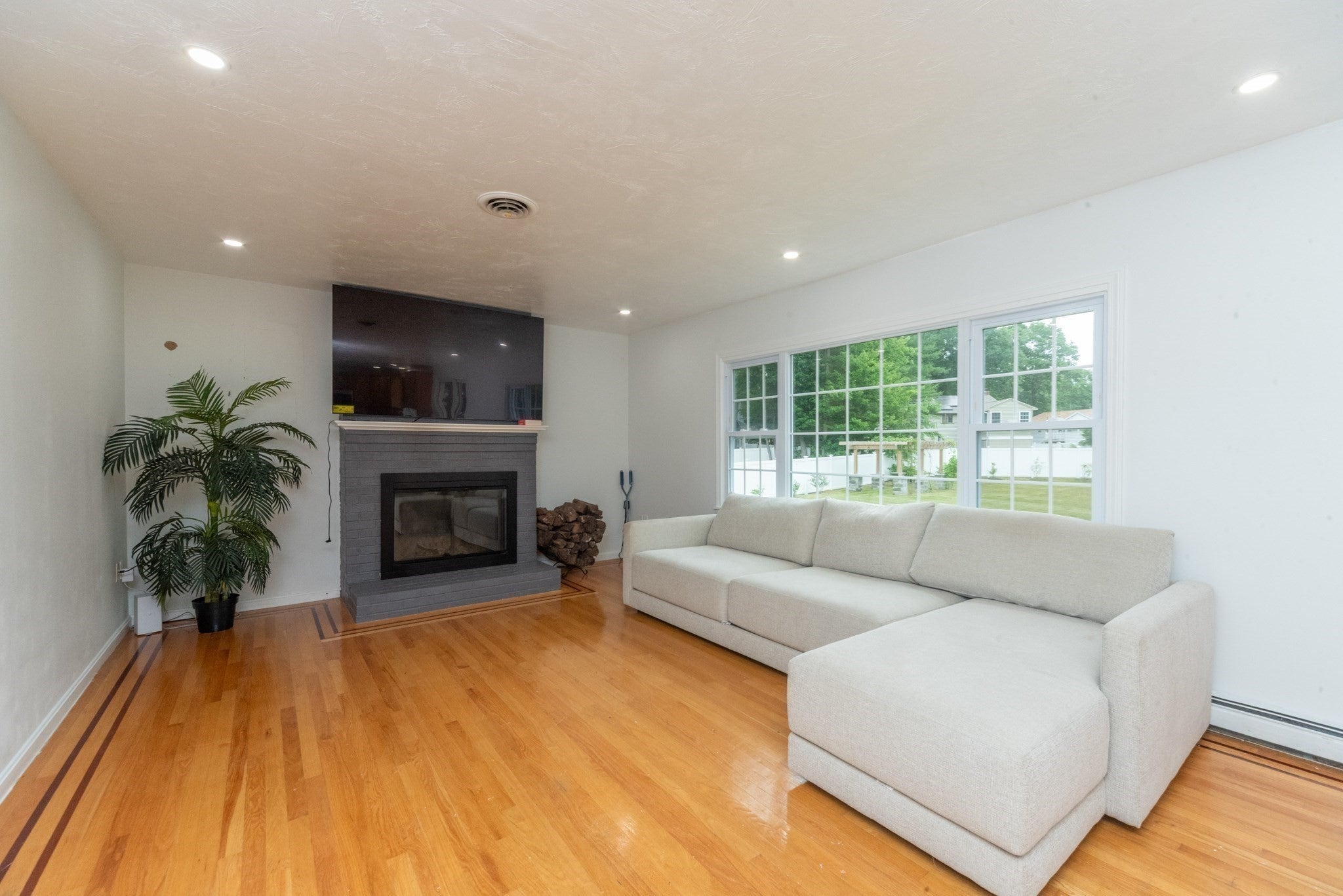 65 Tiffany Dr