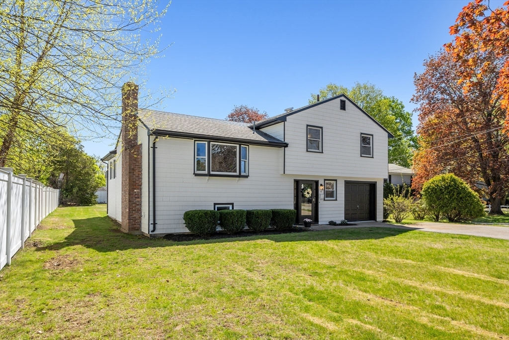 4 Dunham Rd