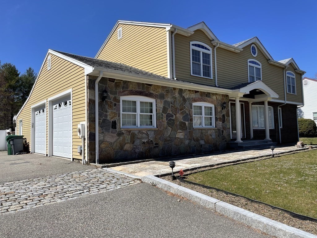 243 Weatherbee Dr