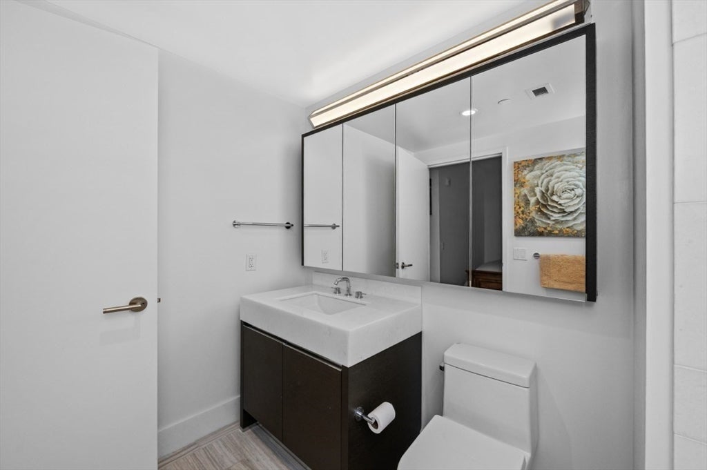 100 Lovejoy Wharf #5L, Boston, MA Photo #14