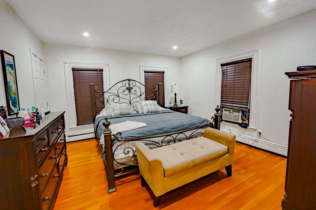 37 Neponset Ave